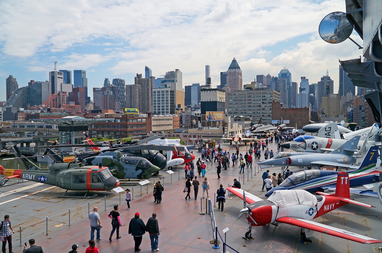 Manhattan, lotniskowiec USS Intrepid.