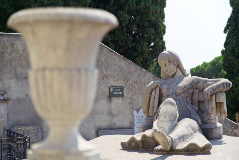Nicea, Cimetière du Château.