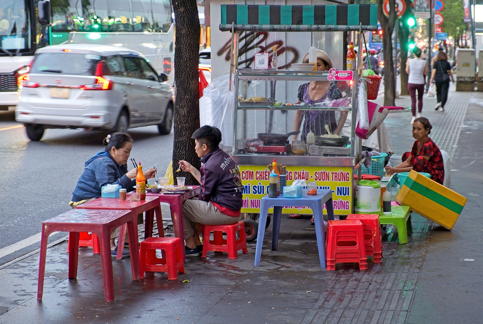 Gastronomia chodnikowa.