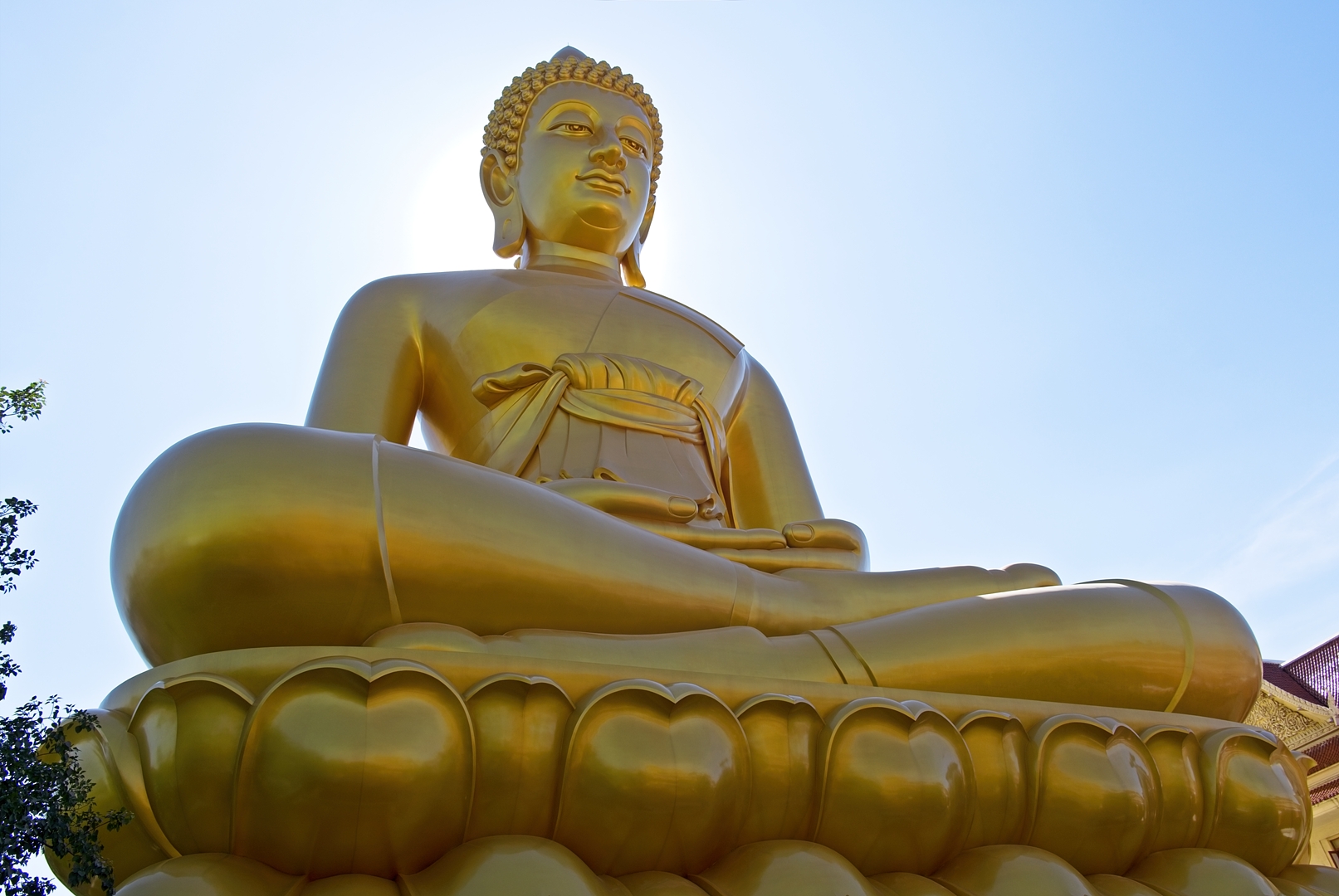 Wat Paknam Phasi Charoen.
