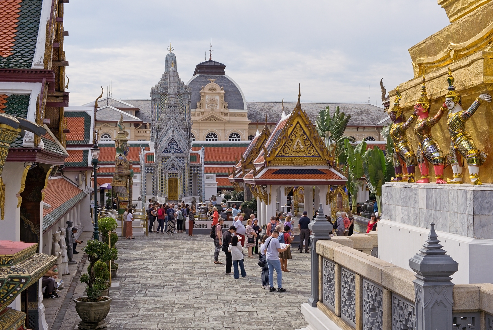 Wat Phra Kaeo.