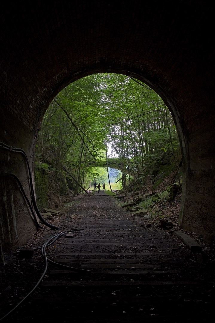 Tunel kolejowy pod górą Sajdak.