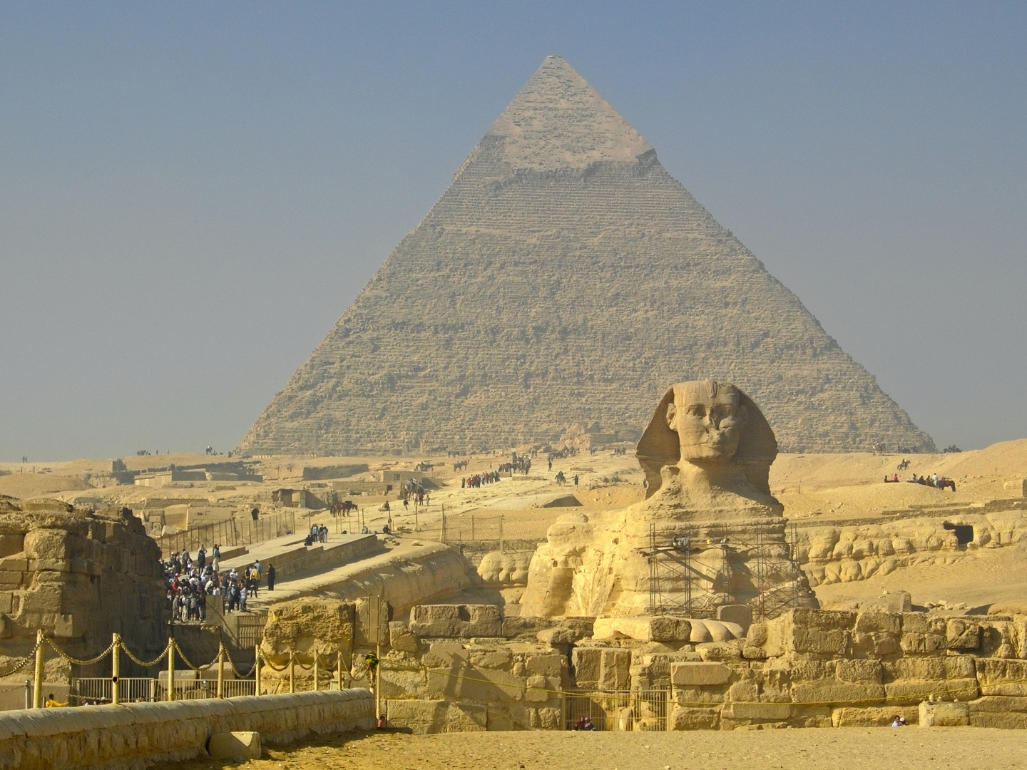 Giza, Wielki Sfinks i piramida Chefrena.