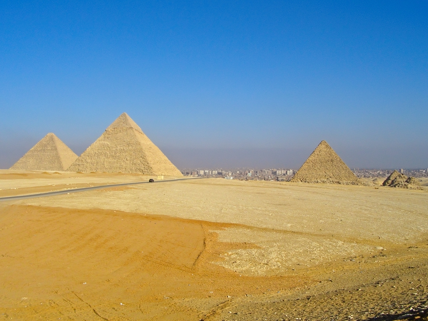 Giza, Cheops, Chefren, Mykerinos.